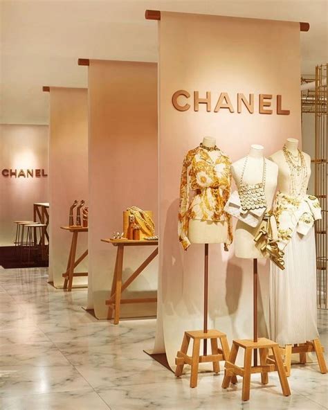 chanel visual merchandiser|chanel logo.